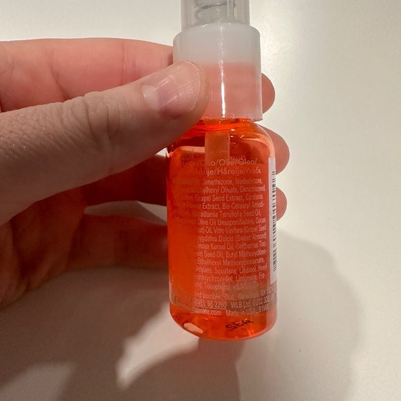 Bumble and bumble hairdresser’s invisible oil .85 fl oz travel size - Picture 3 of 5